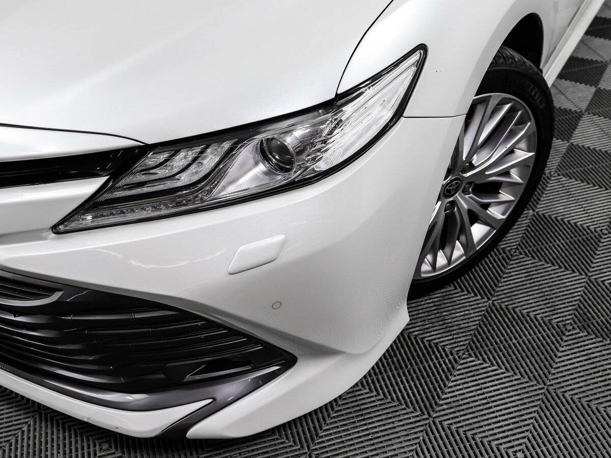 Toyota Camry с пробегом — 2020 год. Фото: #14