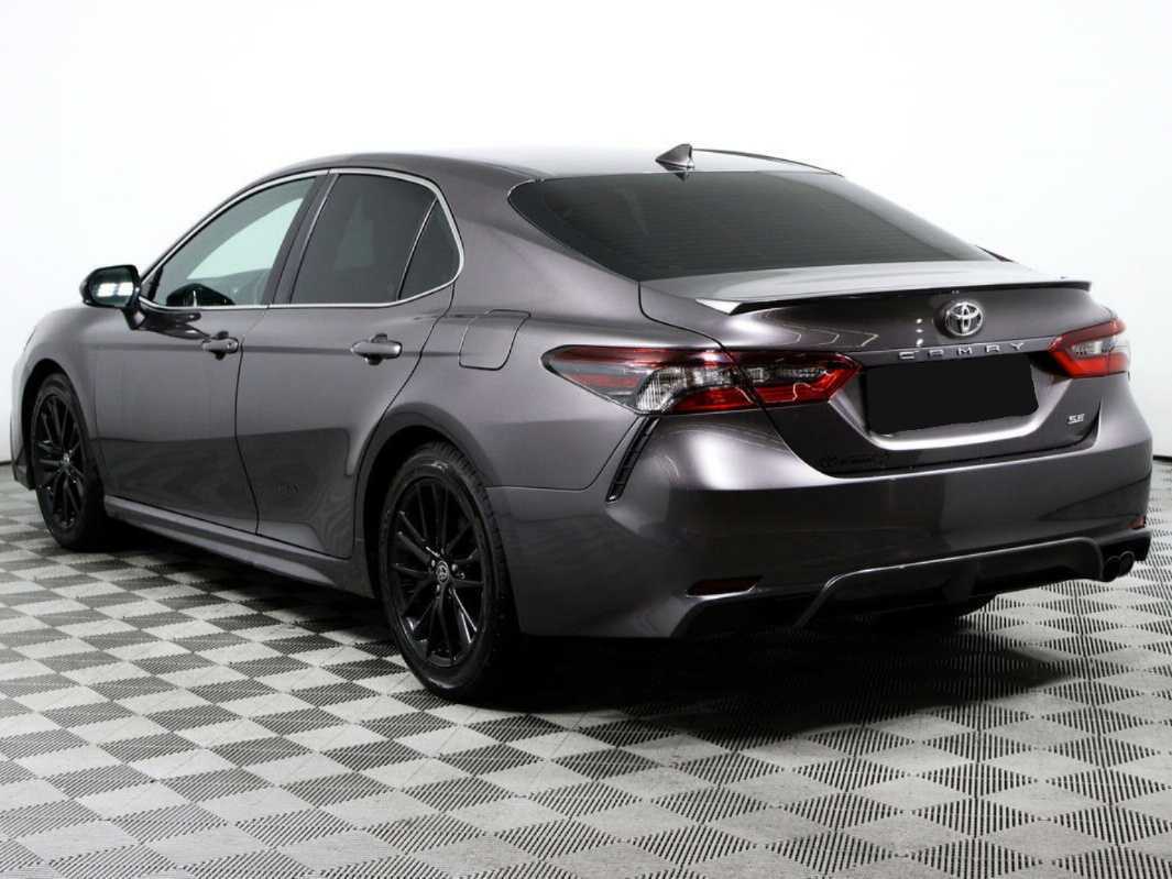 Toyota Camry с пробегом — 2021 год. Фото: #6
