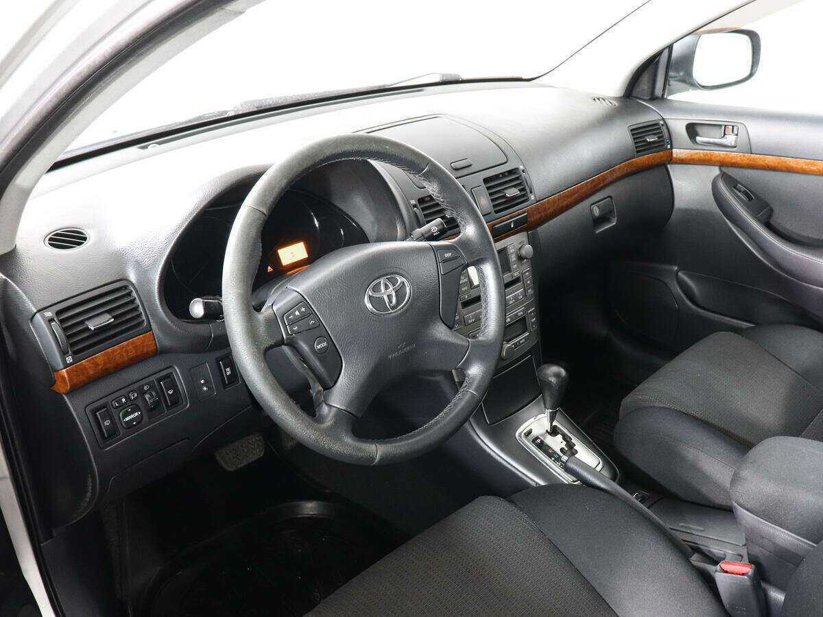 Toyota Avensis с пробегом — 2006 год. Фото: #4