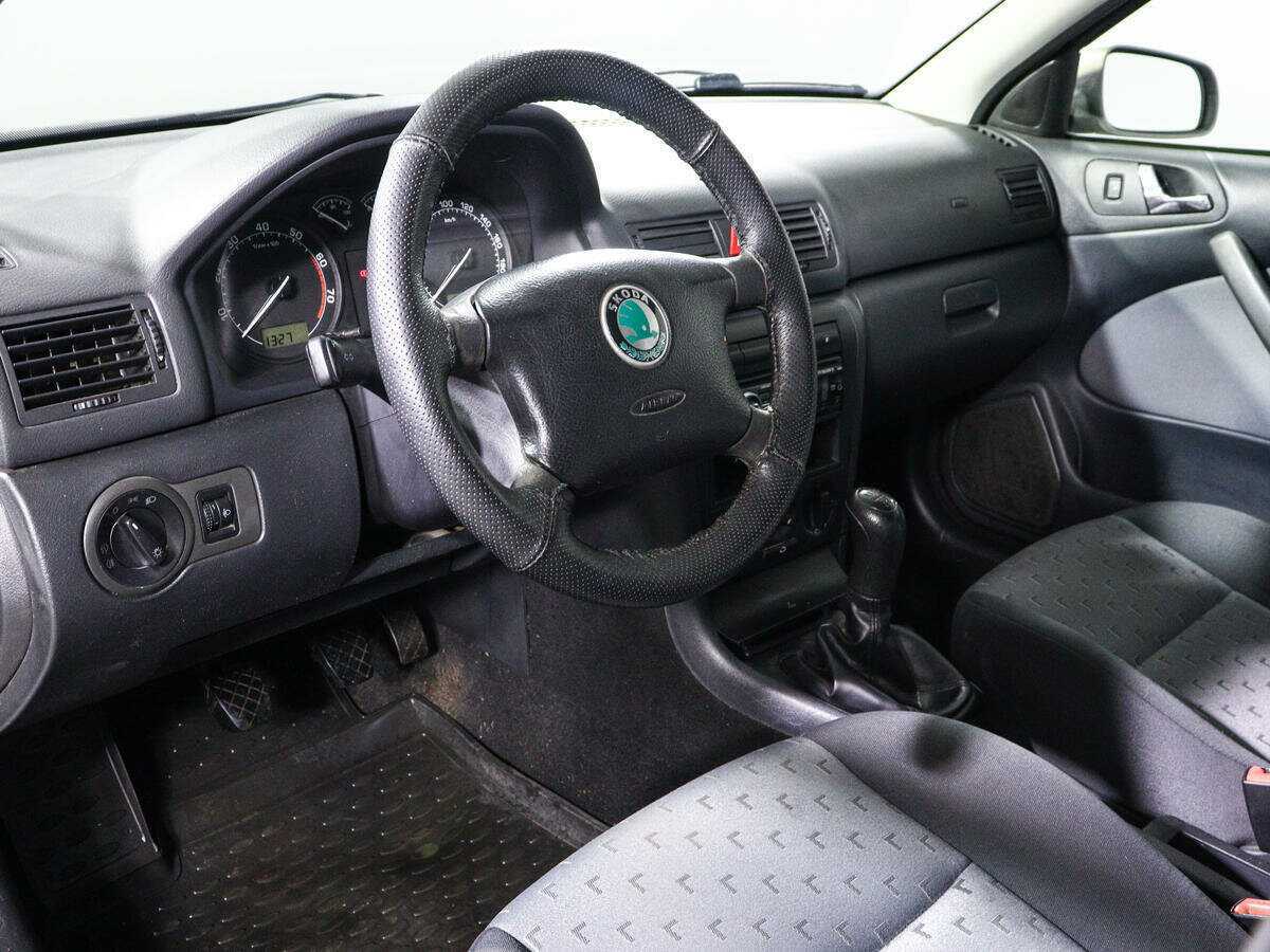 Skoda Octavia с пробегом — 2008 год. Фото: #11