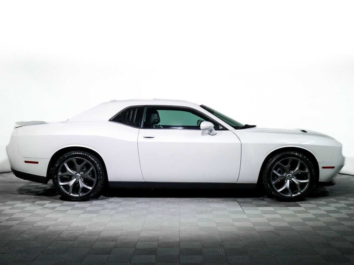 Dodge Challenger с пробегом — 2014 год. Фото: #3