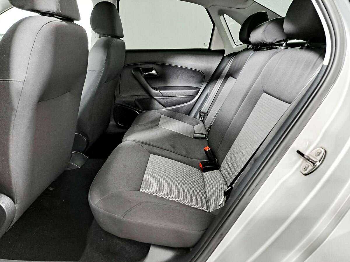 Volkswagen Polo с пробегом — 2011 год. Фото: #9