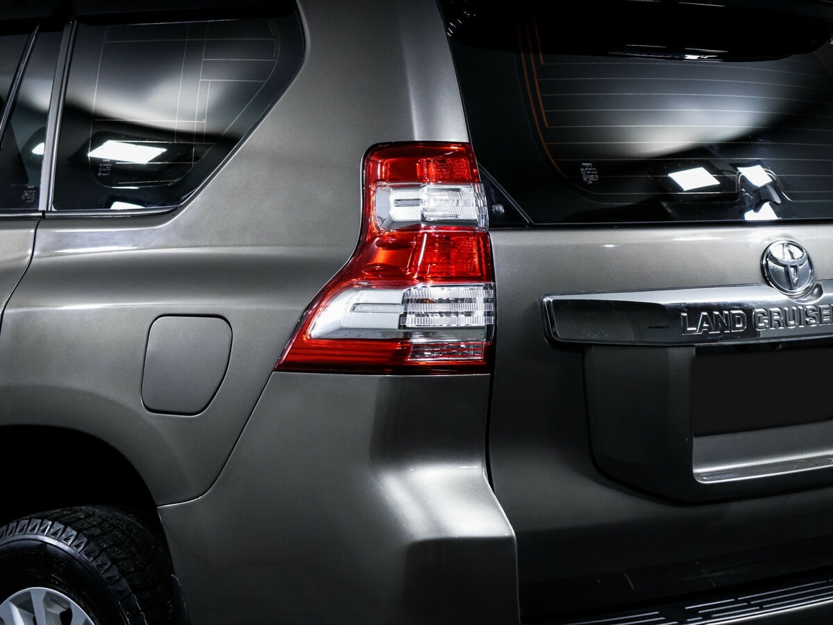 Toyota Land Cruiser Prado с пробегом — 2015 год. Фото: #13