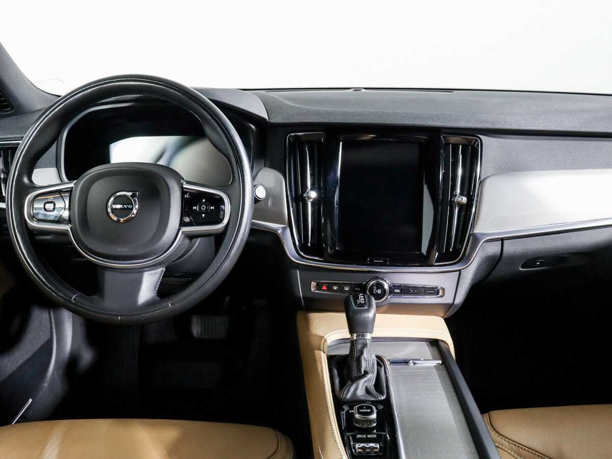 Volvo V90 Cross Country с пробегом — 2017 год. Фото: #8