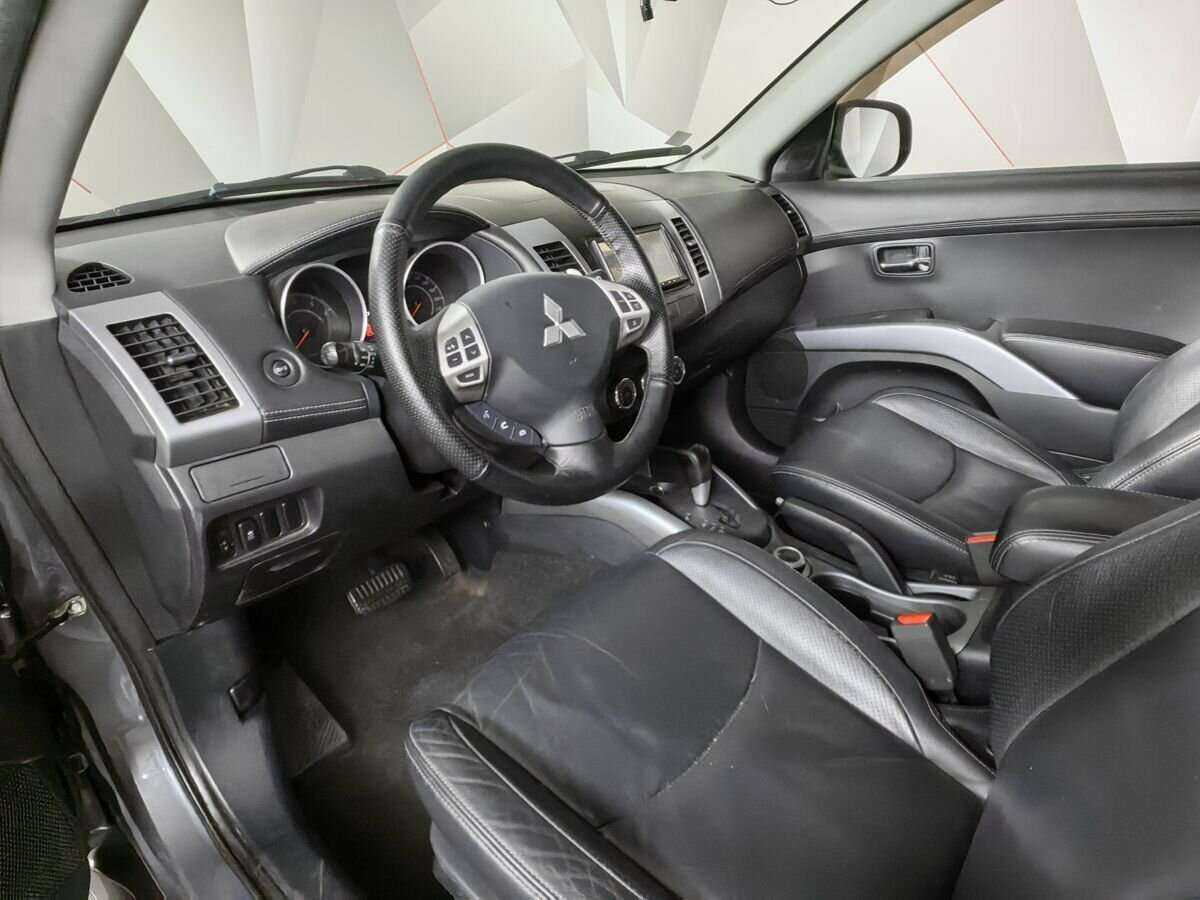 Mitsubishi Outlander с пробегом — 2011 год. Фото: #13