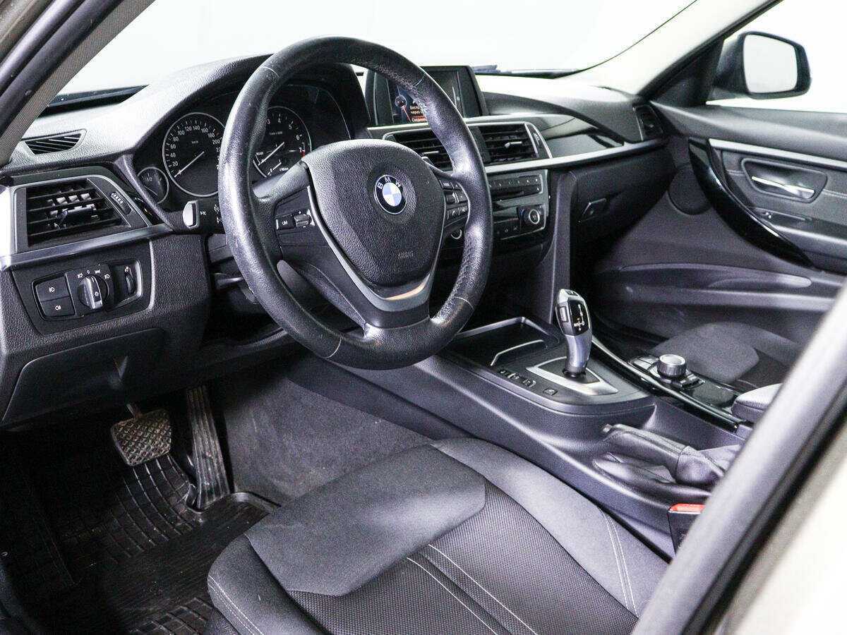 BMW 3 серии с пробегом — 2017 год. Фото: #10
