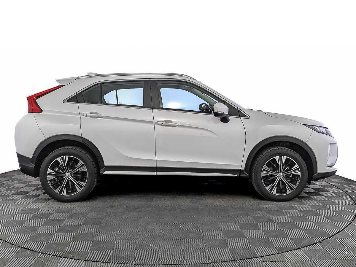 Mitsubishi Eclipse Cross с пробегом — 2022 год. Фото: #3