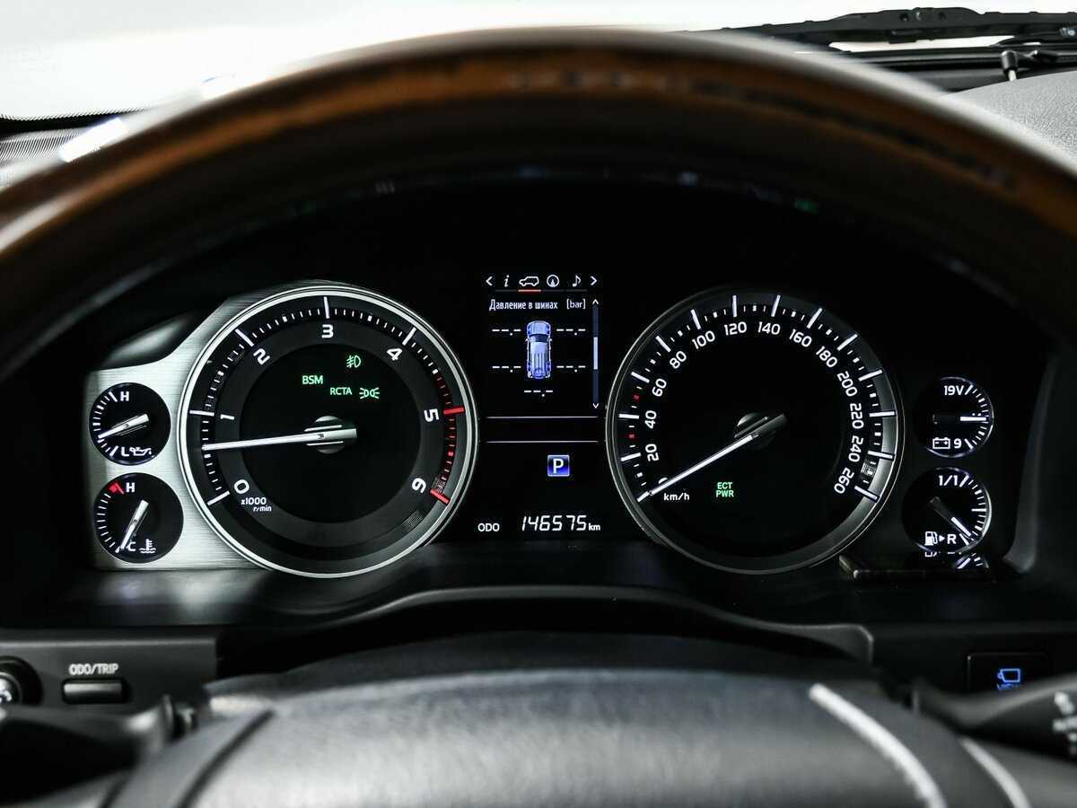 Toyota Land Cruiser с пробегом — 2016 год. Фото: #9