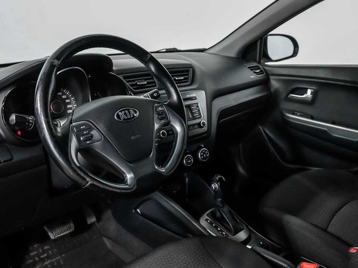 Kia Rio с пробегом — 2015 год. Фото: #8