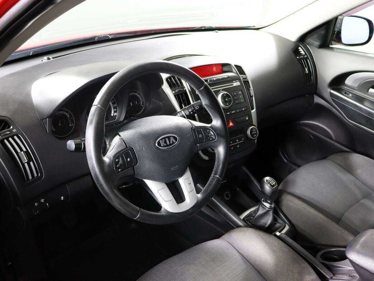 Kia Ceed с пробегом — 2011 год. Фото: #13