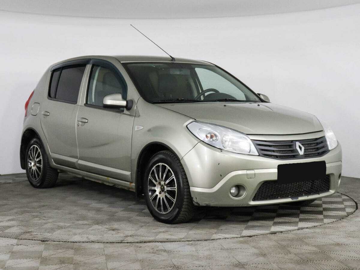 Renault Sandero с пробегом — 2011 год. Фото: #2