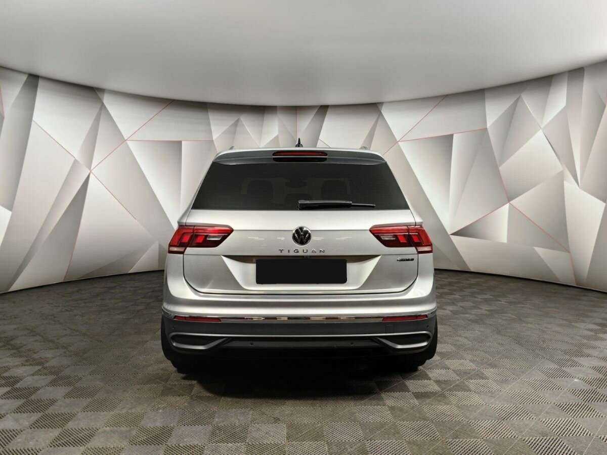 Volkswagen Tiguan с пробегом — 2021 год. Фото: #7