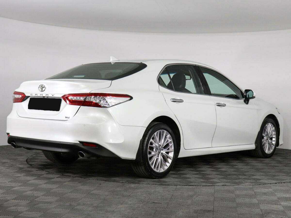 Toyota Camry с пробегом — 2021 год. Фото: #4