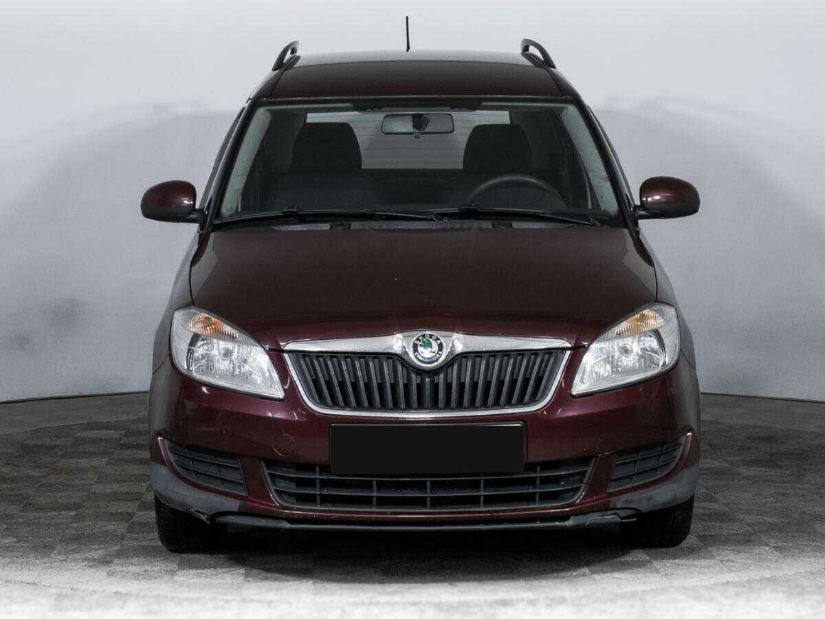 Skoda Roomster с пробегом — 2012 год. Фото: #1
