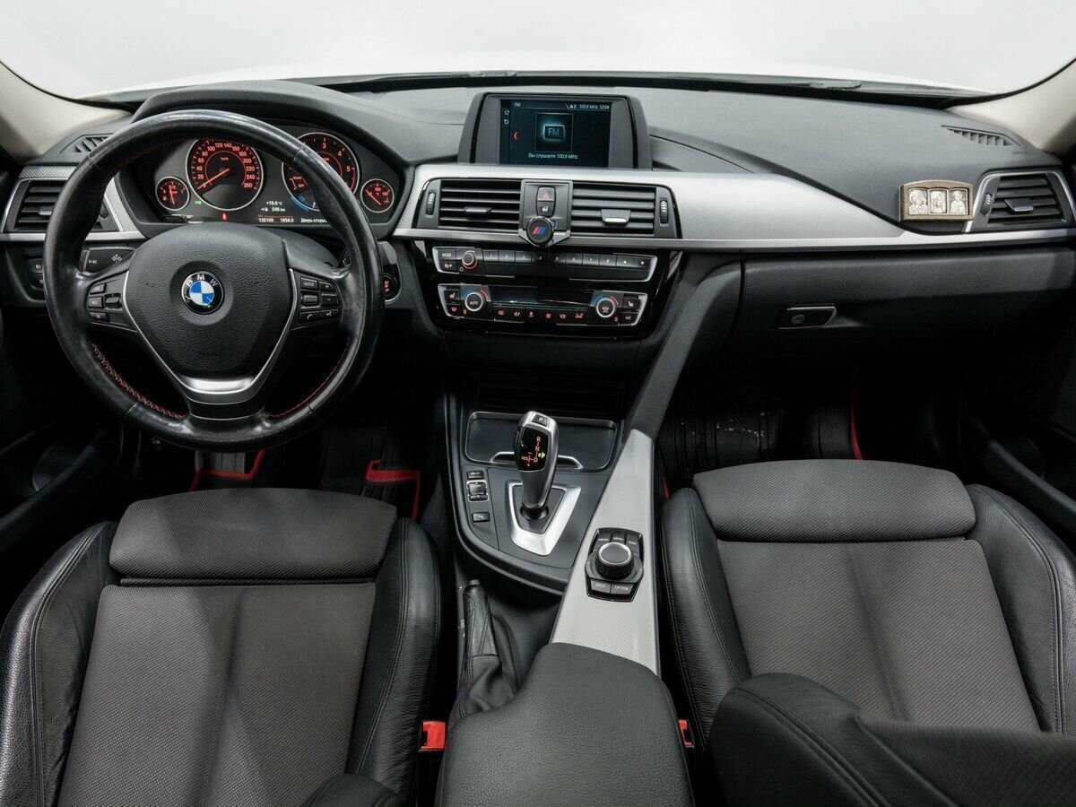 BMW 3 серии с пробегом — 2017 год. Фото: #9
