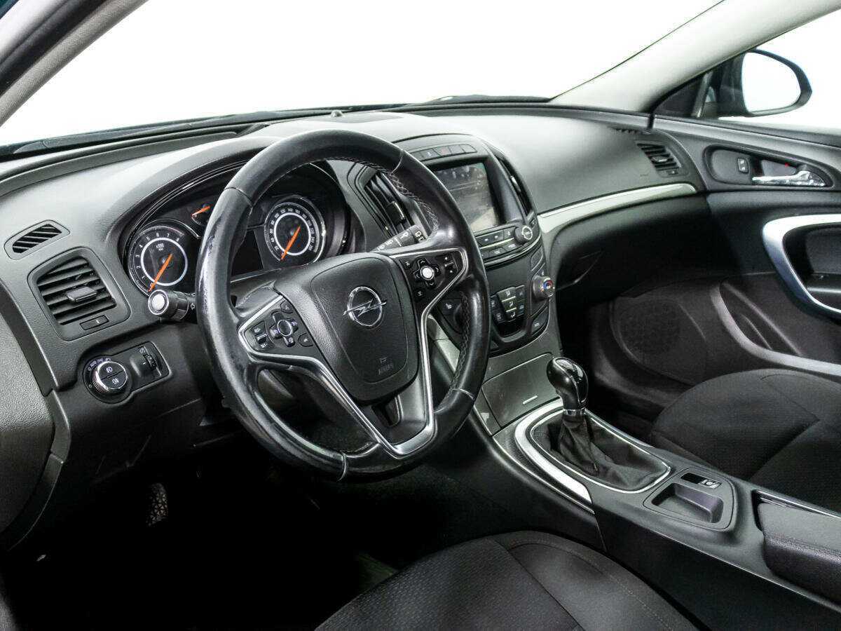 Opel Insignia с пробегом — 2014 год. Фото: #10