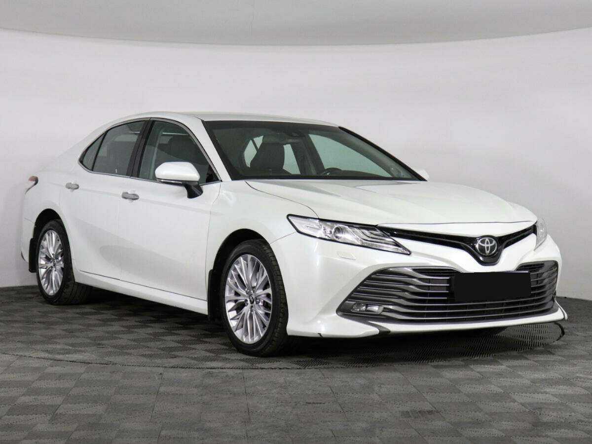 Toyota Camry с пробегом — 2021 год. Фото: #2