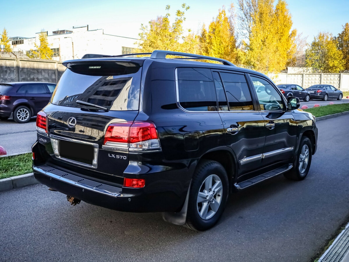 Lexus LX с пробегом — 2012 год. Фото: #3