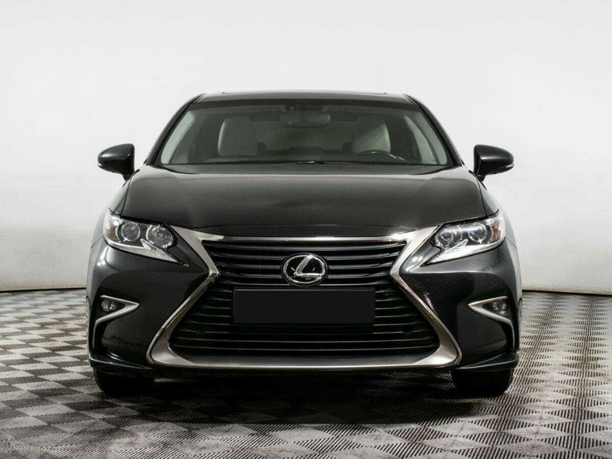 Lexus ES с пробегом — 2017 год. Фото: #1