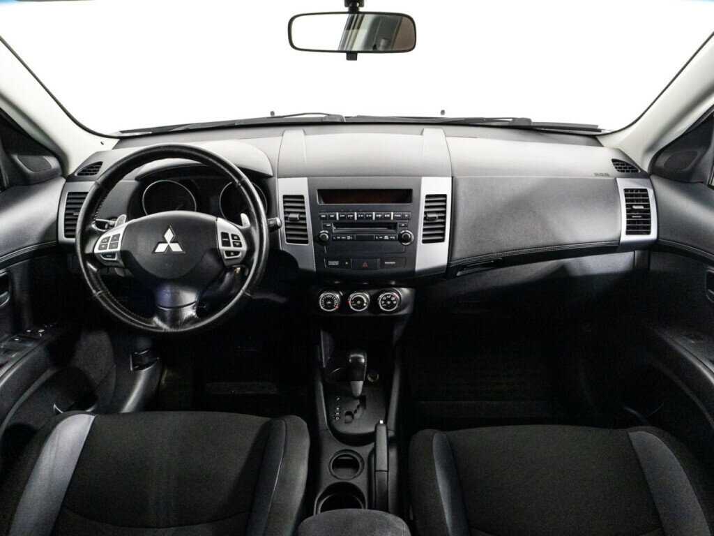 Mitsubishi Outlander с пробегом — 2011 год. Фото: #12