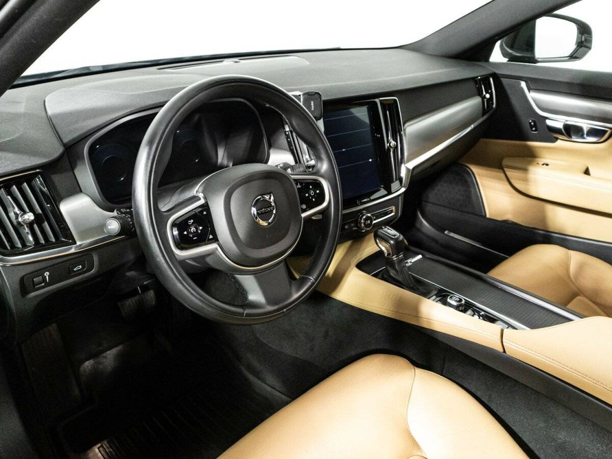 Volvo V90 с пробегом — 2018 год. Фото: #10