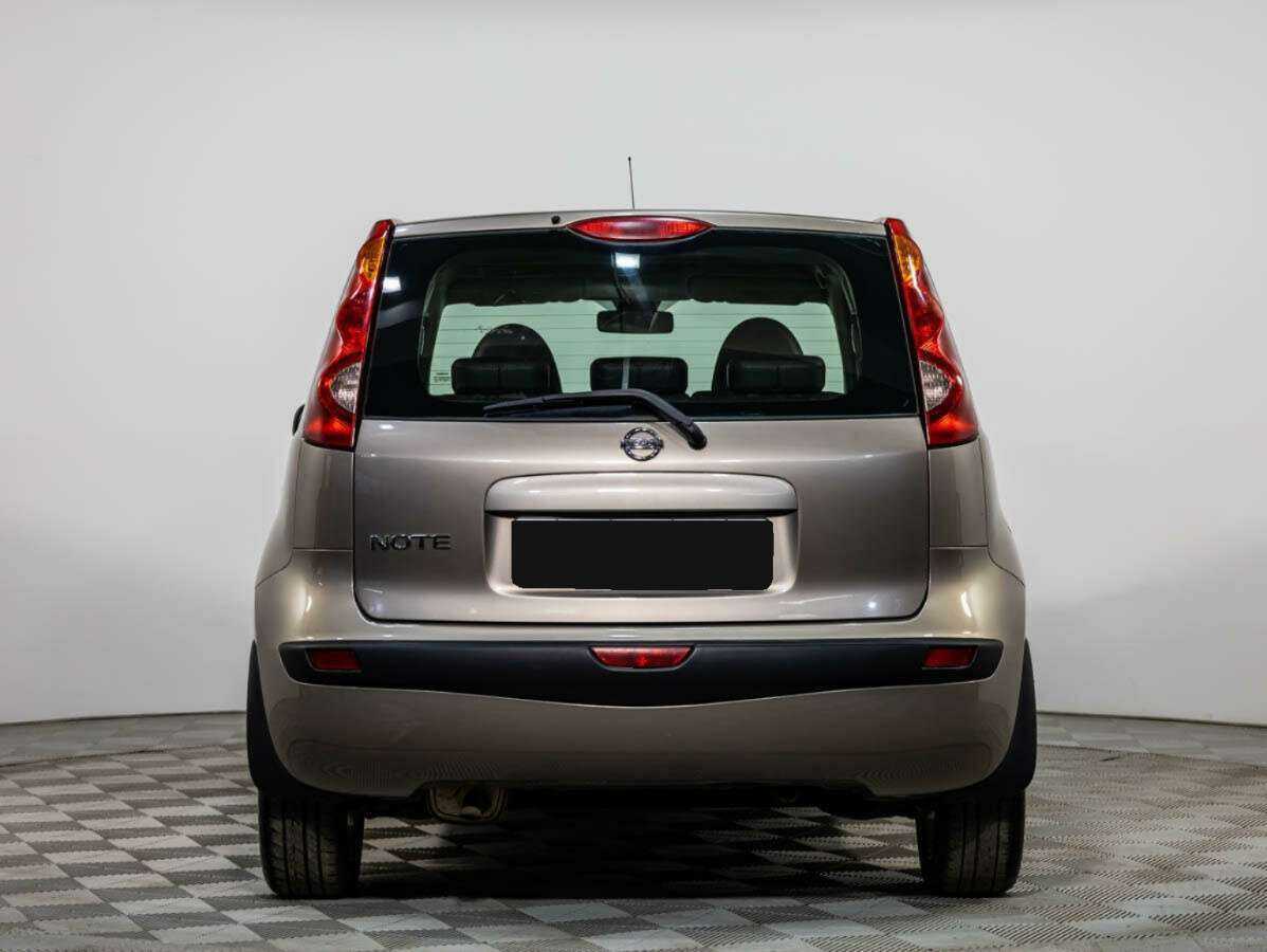 Nissan Note с пробегом — 2007 год. Фото: #4