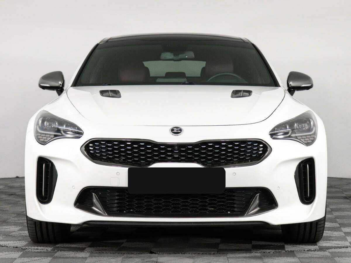 Kia Stinger с пробегом — 2018 год. Фото: #1