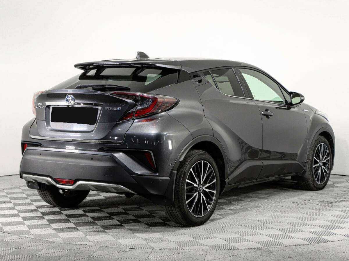 Toyota C-HR с пробегом — 2018 год. Фото: #4