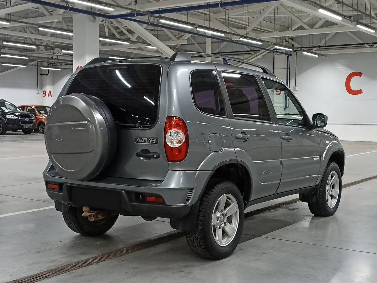 Chevrolet Niva с пробегом — 2012 год. Фото: #4