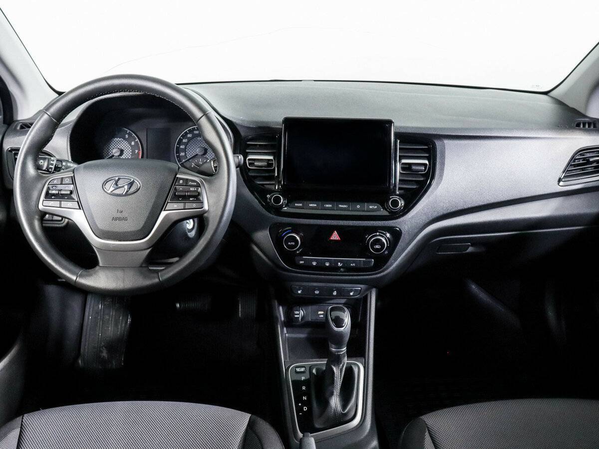 Hyundai Solaris с пробегом — 2021 год. Фото: #11