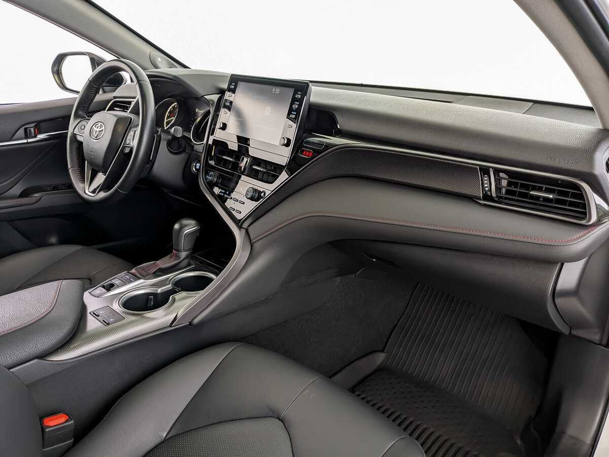 Toyota Camry с пробегом — 2022 год. Фото: #8