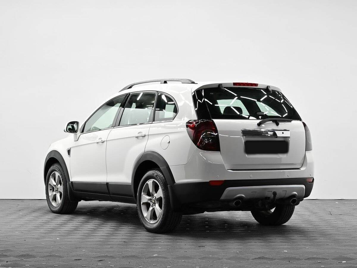 Chevrolet Captiva с пробегом — 2011 год. Фото: #2