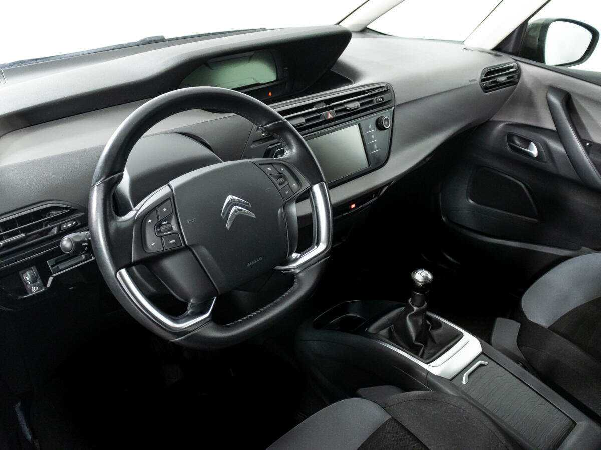 Citroen C4 Picasso с пробегом — 2015 год. Фото: #9