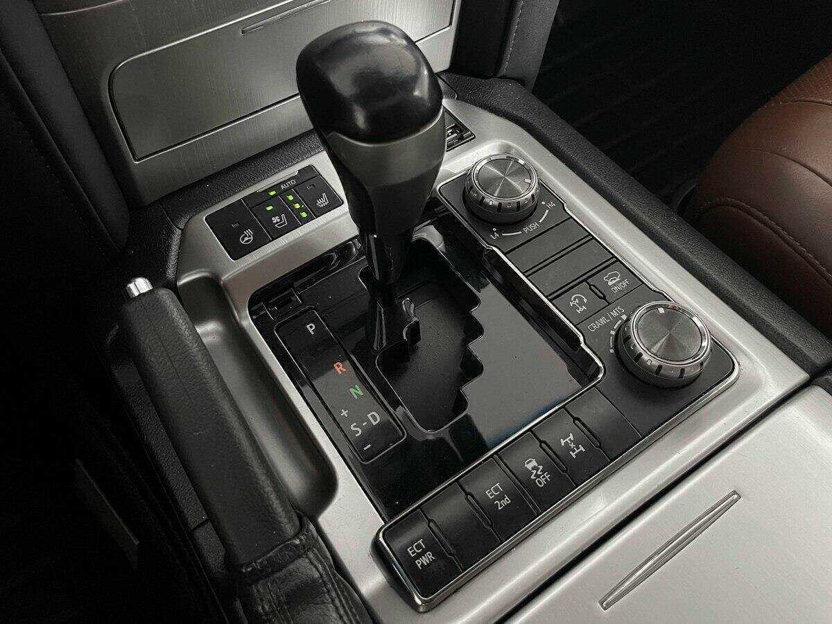 Toyota Land Cruiser с пробегом — 2016 год. Фото: #14