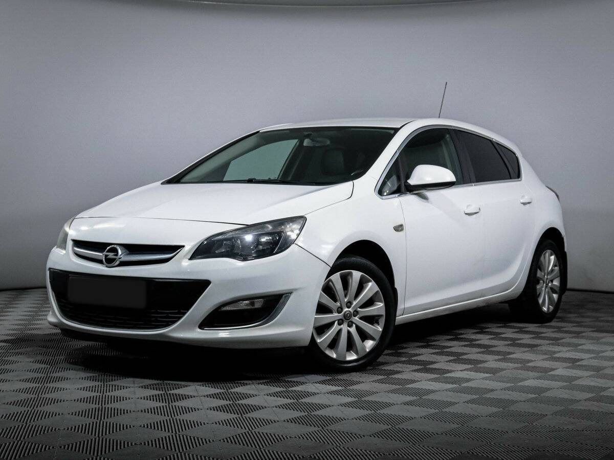 Opel Astra с пробегом — 2014 год. Фото: #0