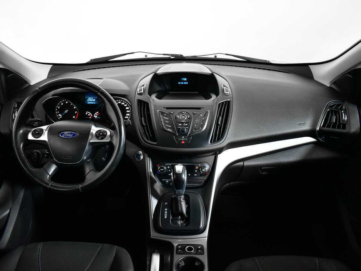 Ford Kuga с пробегом — 2015 год. Фото: #11