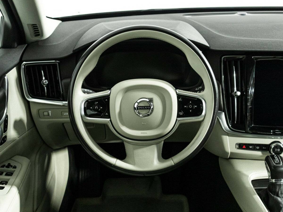 Volvo V90 Cross Country с пробегом — 2017 год. Фото: #20