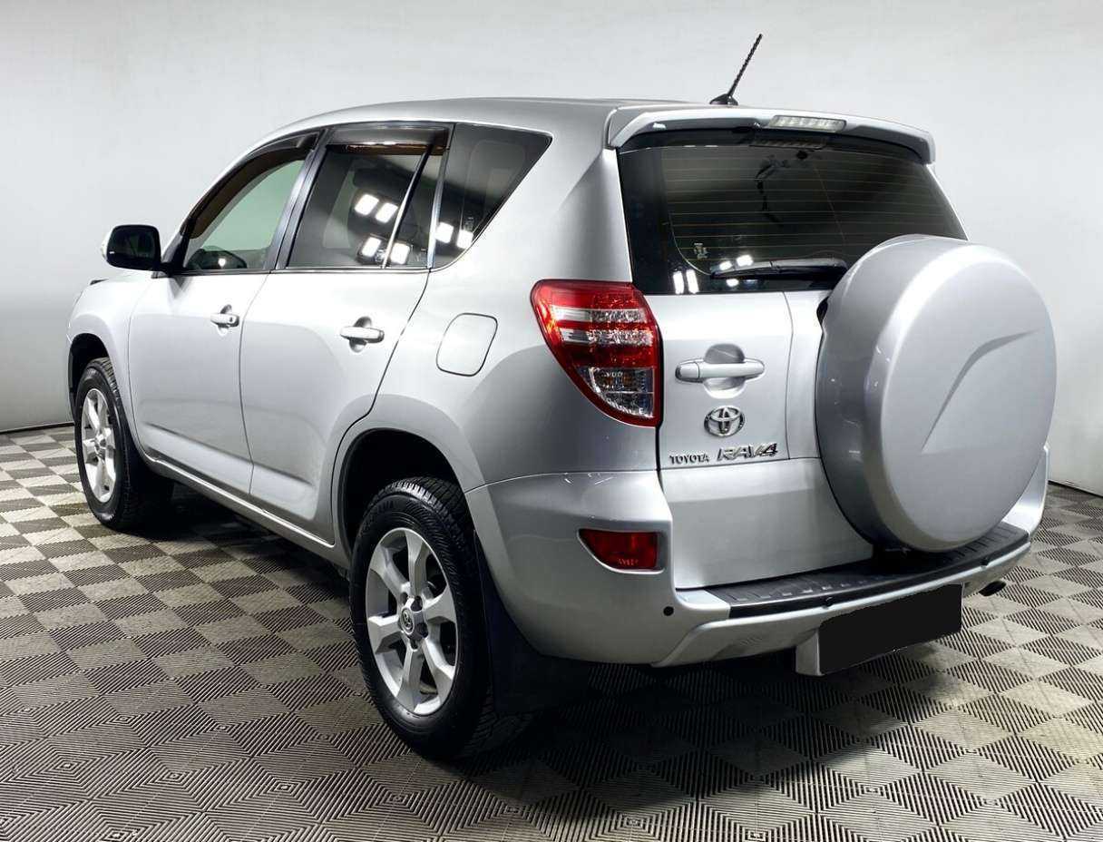 Toyota RAV4 с пробегом — 2011 год. Фото: #5