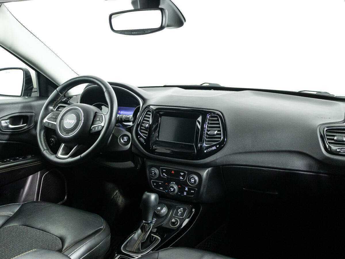 Jeep Compass с пробегом — 2017 год. Фото: #8