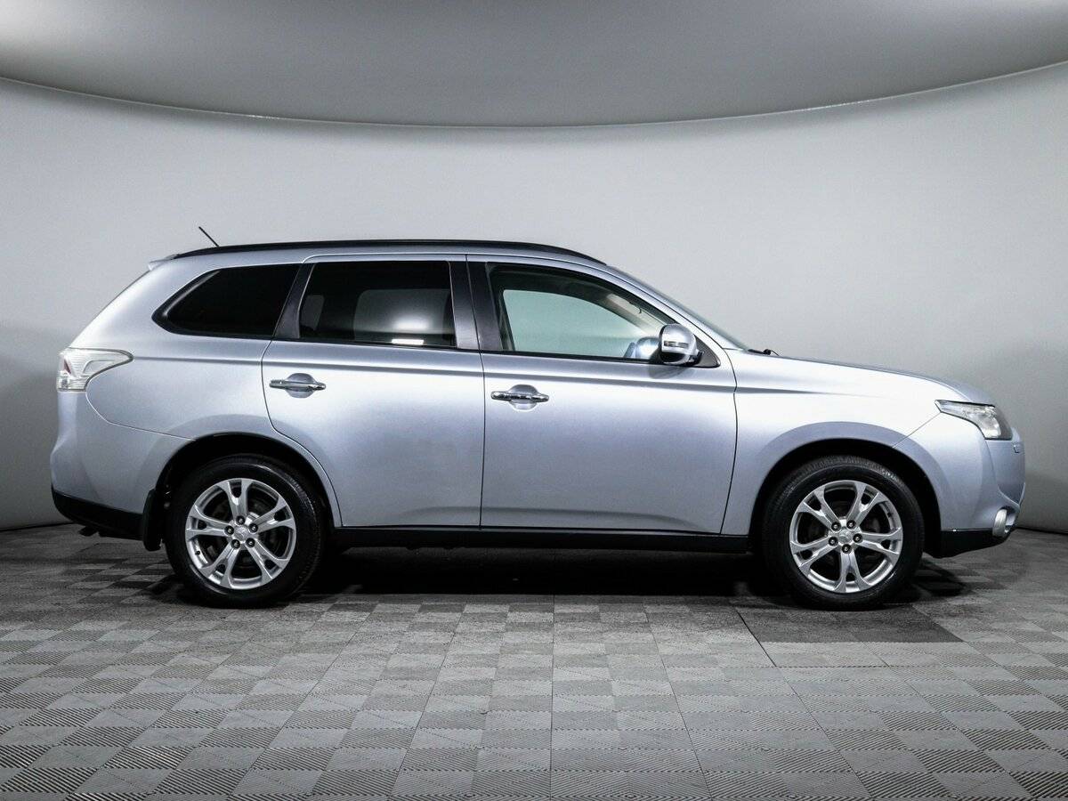 Mitsubishi Outlander с пробегом — 2012 год. Фото: #3
