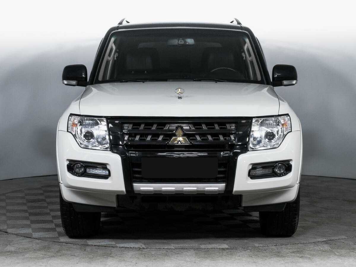 Mitsubishi Pajero с пробегом — 2021 год. Фото: #1