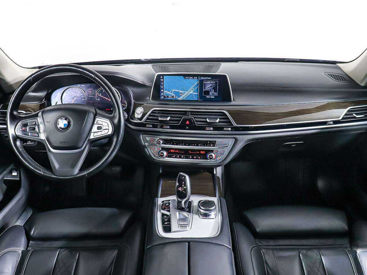 BMW 7 серии с пробегом — 2016 год. Фото: #10