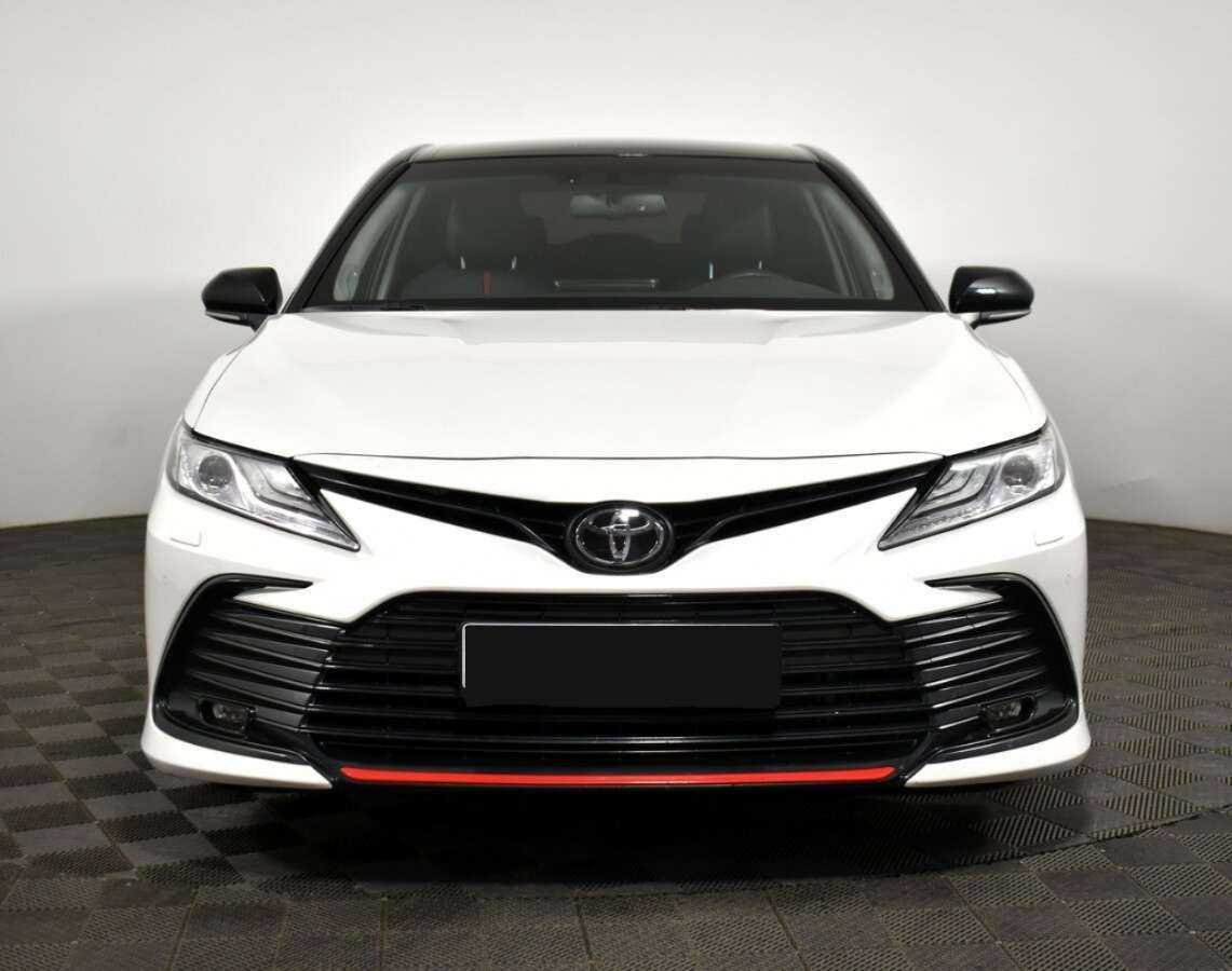 Toyota Camry с пробегом — 2021 год. Фото: #1