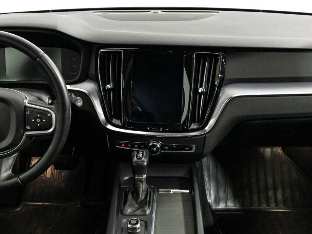 Volvo V60 с пробегом — 2018 год. Фото: #13