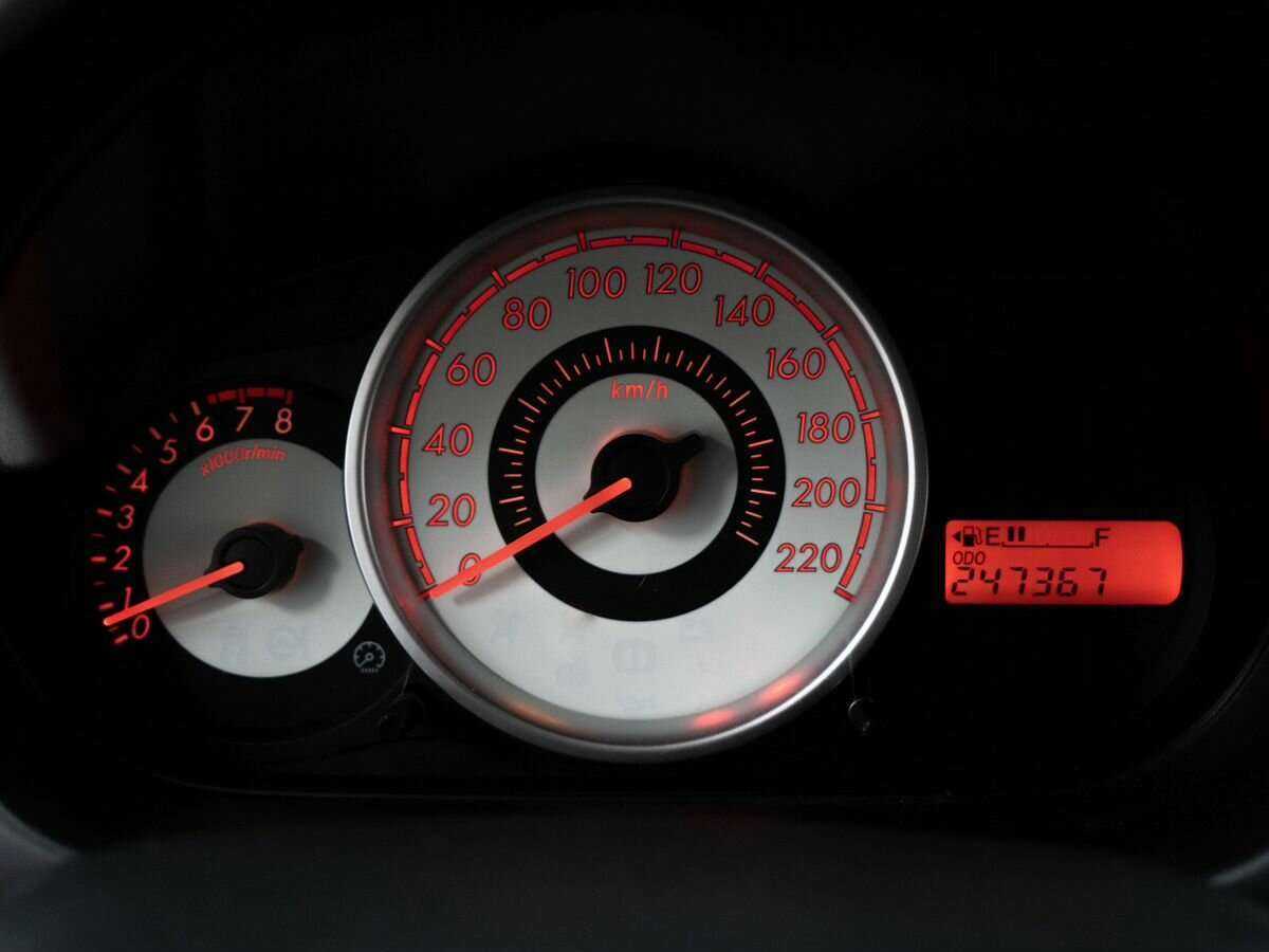 Mazda 2 с пробегом — 2008 год. Фото: #13