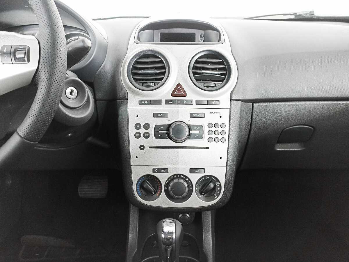 Opel Corsa с пробегом — 2008 год. Фото: #12