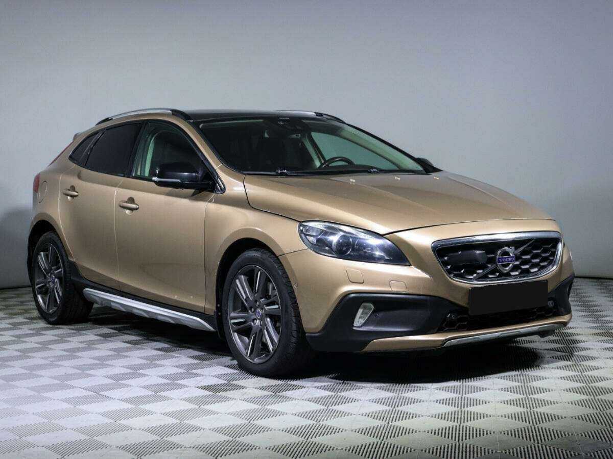 Volvo V40 Cross Country с пробегом — 2013 год. Фото: #2