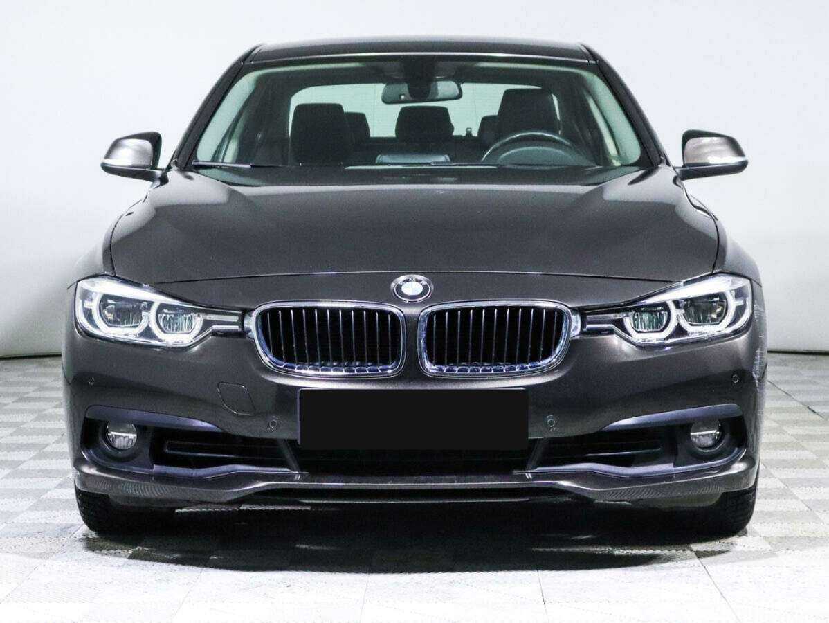 BMW 3 серии с пробегом — 2017 год. Фото: #1