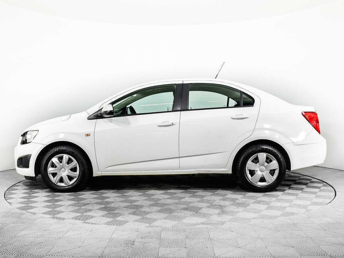Chevrolet Aveo с пробегом — 2012 год. Фото: #7