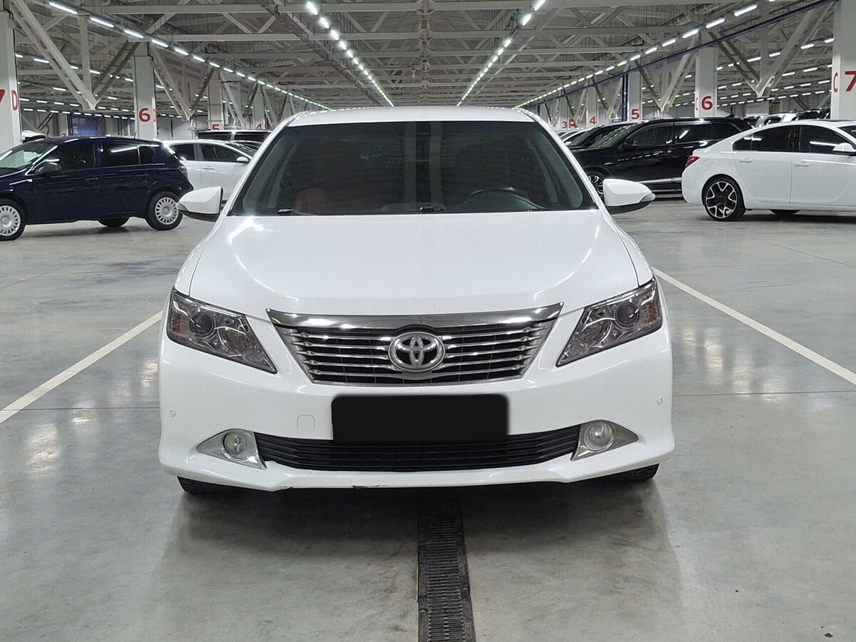 Toyota Camry с пробегом — 2013 год. Фото: #1